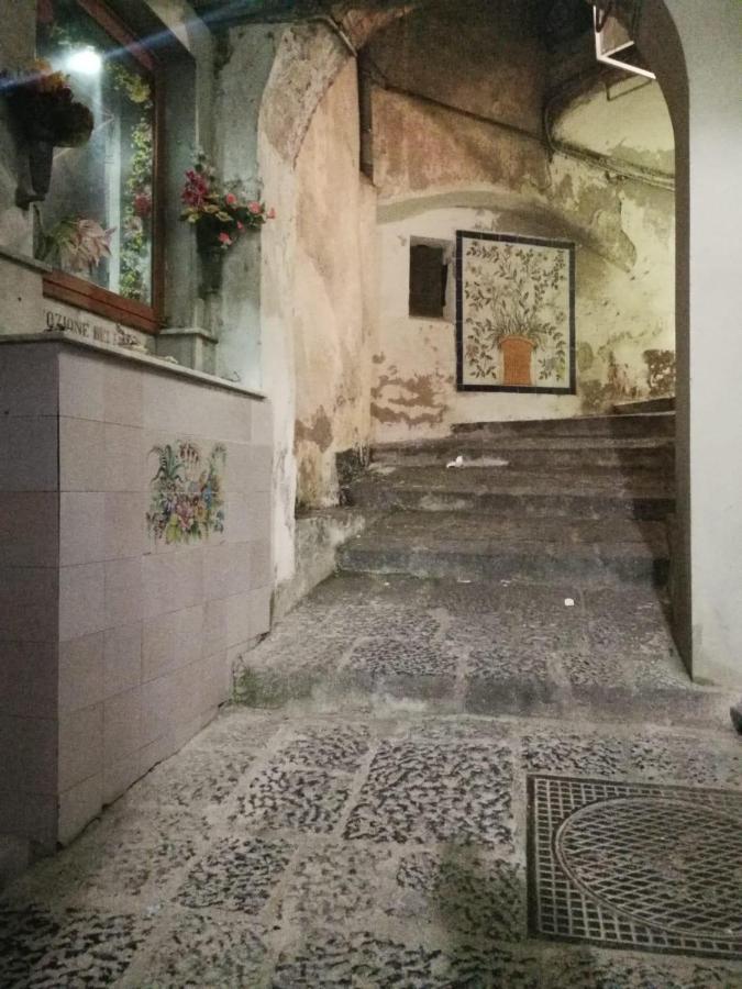 Casa Vacanze Flora Vietri Buitenkant foto